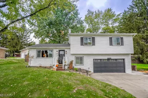 2664 Biscayne Dr, Akron, OH 44319