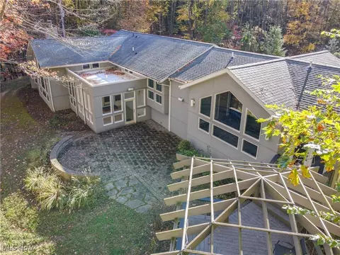 Exterior - 860 Killinger Rd, Clinton, OH 44216 photo 6 of 10