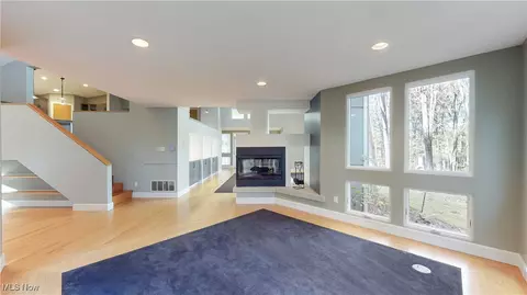 Living - 860 Killinger Rd, Clinton, OH 44216 photo 2 of 8