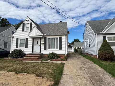 1648 Douglas Rd, Wickliffe, OH 44092
