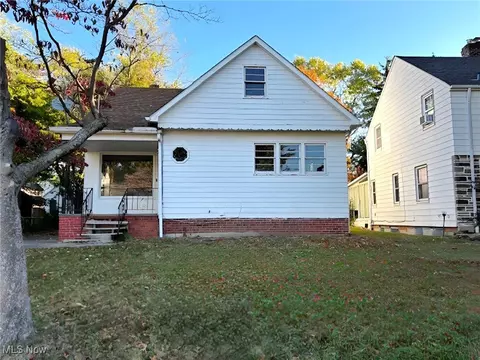 1851 Beverly Hills Dr, Euclid, OH 44117