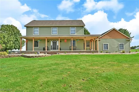 2486 Waynewood Dr NE, Fowler, OH 44418