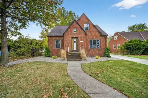 23050 Tracy Ave, Euclid, OH 44123