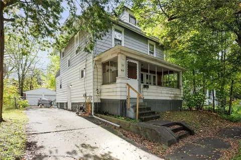 910 Bye St, Akron, OH 44320