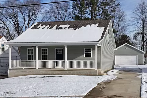 459 N Schenley Ave, Youngstown, OH 44509