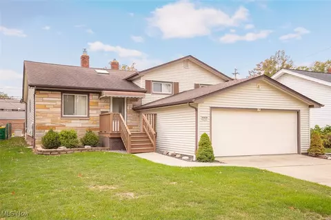 31512 Douglas Dr, Willowick, OH 44095