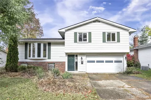 24758 Doe Dr, North Olmsted, OH 44070