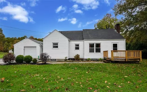 475 Greenville Rd, Bristolville, OH 44402