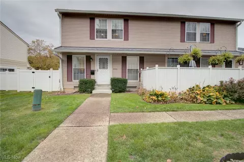 20406 Williamsburg Ct, Middleburg Heights, OH 44130