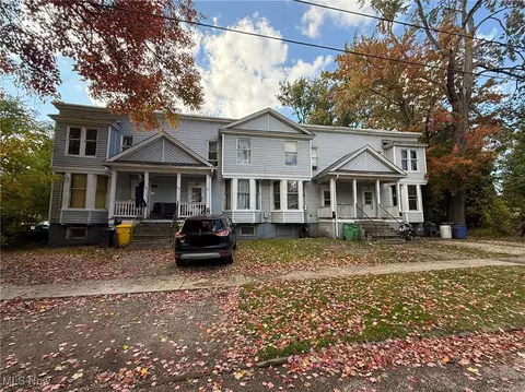 427 Harbor St, Conneaut, OH 44030