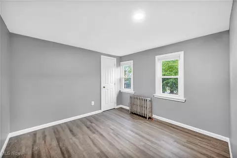 Bedroom - 1552 E 254th St, Euclid, OH 44117 photo 5 of 7