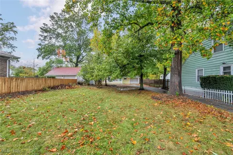 Exterior - 1552 E 254th St, Euclid, OH 44117 photo 5 of 8