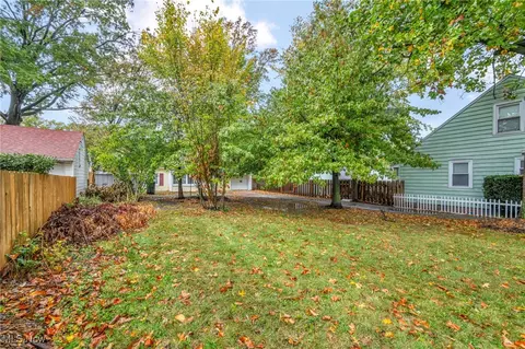 Exterior - 1552 E 254th St, Euclid, OH 44117 photo 6 of 8