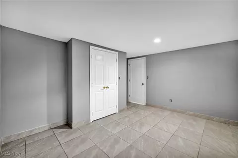 Bedroom - 1552 E 254th St, Euclid, OH 44117 photo 3 of 7