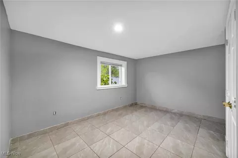 Bedroom - 1552 E 254th St, Euclid, OH 44117 photo 1 of 7