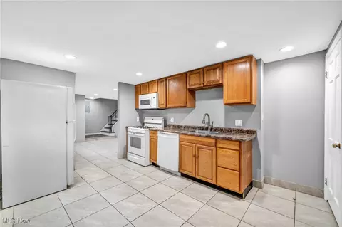 Kitchen - 1552 E 254th St, Euclid, OH 44117 photo 1 of 3