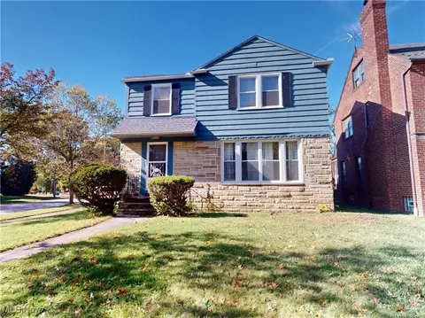 2374 Traymore Rd, University Heights, OH 44118