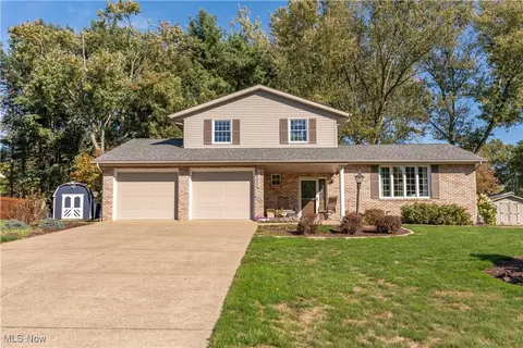 7272 Ashburton Cir NW, North Canton, OH 44720