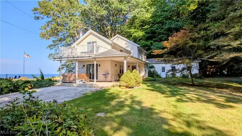7842 Cleveland Dr, Conneaut, OH 44030