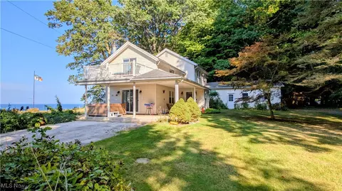7842 Cleveland Dr, Conneaut, OH 44030