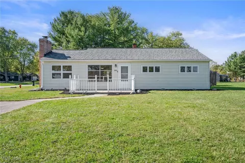 1944 Windsor Dr, Brunswick, OH 44212