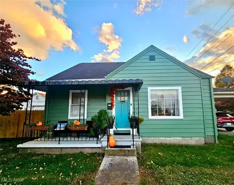 308 Cherry St, Saint Marys, WV 26170