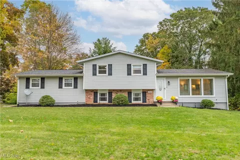 1838 Stonehenge Ave NW, Massillon, OH 44646