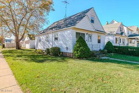 21050 Fuller Ave, Euclid, OH 44123 photo 31