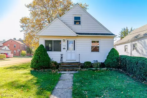 21050 Fuller Ave, Euclid, OH 44123 photo 32