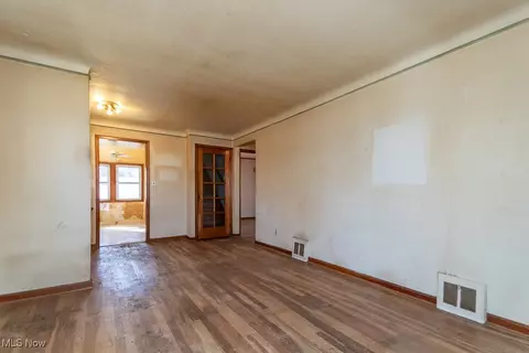 21050 Fuller Ave, Euclid, OH 44123 photo 5