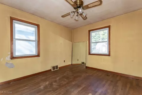 21050 Fuller Ave, Euclid, OH 44123 photo 13