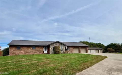 8470 State Route 821, Whipple, OH 45788