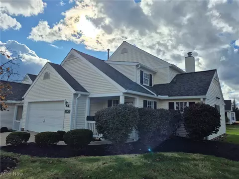 21872 Addington Blvd #15, Rocky River, OH 44116
