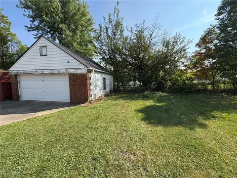 5251 Forest Ave, Maple Heights, OH 44137 photo 18