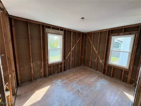 5251 Forest Ave, Maple Heights, OH 44137 photo 9