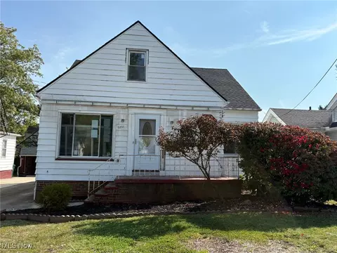 5251 Forest Ave, Maple Heights, OH 44137