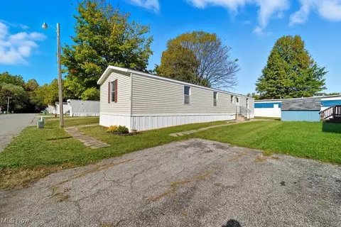 3583 Austin Dr #94, Geneva, OH 44041