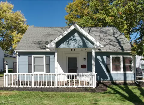1918 Tudor St, Cuyahoga Falls, OH 44221