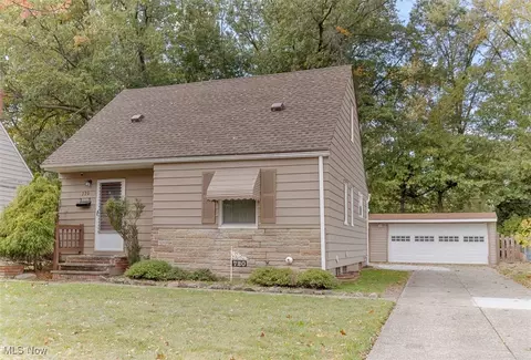 720 E 254th St, Euclid, OH 44132