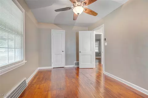 720 E 254th St, Euclid, OH 44132 photo 8