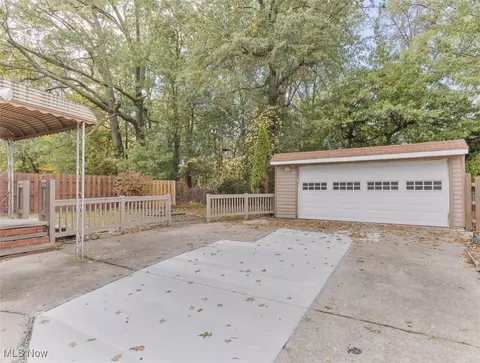 720 E 254th St, Euclid, OH 44132 photo 2