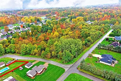 Churchill Hubbard Rd, Youngstown, OH 44505