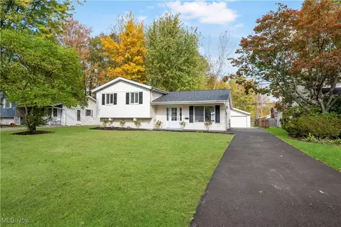 26508 Redwood Dr, Olmsted Falls, OH 44138