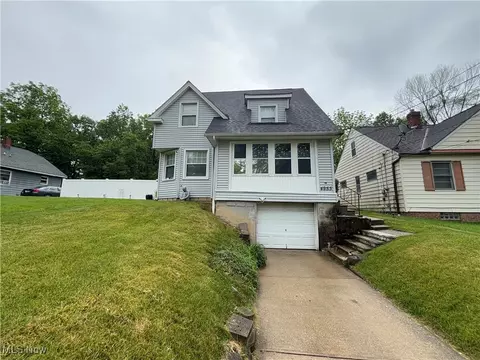 4955 E 141st St, Garfield Heights, OH 44125