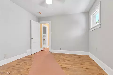 Bedroom - 1554 E 221st St, Euclid, OH 44117 photo 3 of 4
