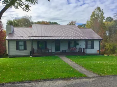 9474 Campbell St, Cambridge, OH 43725
