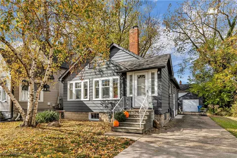 1304 Lakeview Ave, Lorain, OH 44053