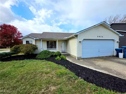 3924 Winger Dr, Lorain, OH 44053 photo 2