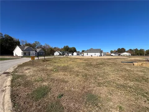 2 Eagle View Dr, Monroeville, OH 44847