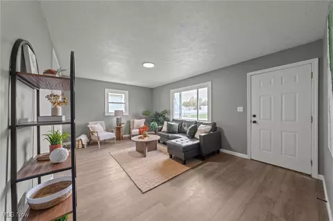 2109 Willowrow Ave, Canton, OH 44705 photo 6